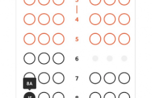 Tela de seleção de assento, com as opções mostradas em círculos, separados em colunas A, B, C, D, E e F e fileiras de 1 a 12; após a seleção o botão "Confirmar" está habilitada para seleção